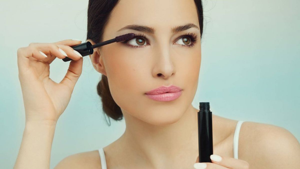 بصورة مكبّرة – شاهدي ما سيحدث لعينيك إذا لم تزيلي الماسكارا قبل النوم... لا تستخفي بالأمر