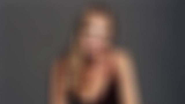 بالصور - زوجة نجم مصري شهير تفضحه: 