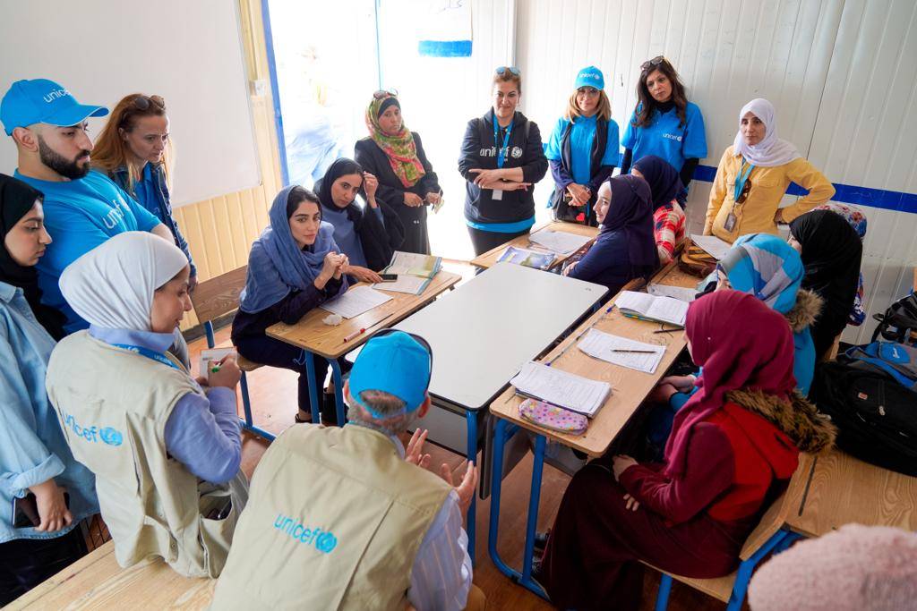 بالصور - جيسيكا قهواتي تصالح الموضة مع القضايا الإنسانية