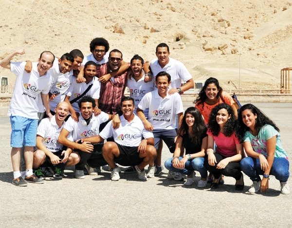 طلاب الجامعة الألمانية في الأقصر دعماً لمبادرة 'في حب مصر'