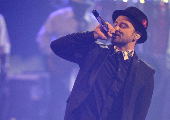 جاستن تمبرلايك يختار طلته من Givenchy