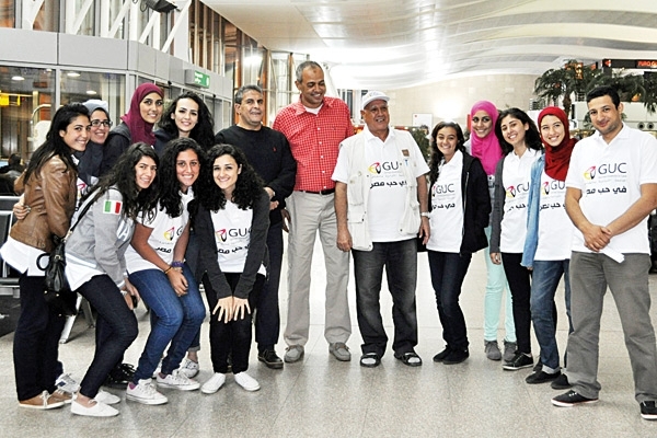 طلاب الجامعة الألمانية في المطار