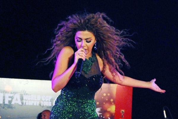 مريام أثناء فقرتها الغنائية