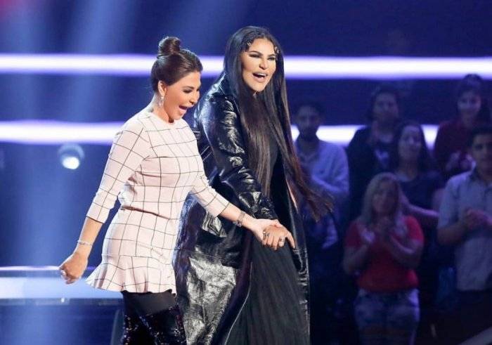 إليسا تتغزل باطلالة أحلام.. شاهدي الفساتين التي اعجبتها