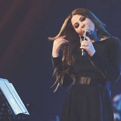 بالفيديو - إليسا تخسر نصف مليار.. ولهذا السبب تم منعها من الرقص!