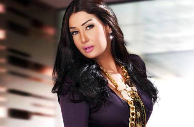 بالفيديو - غادة عبد الرازق ترفض الحديث عن هذا النجم!