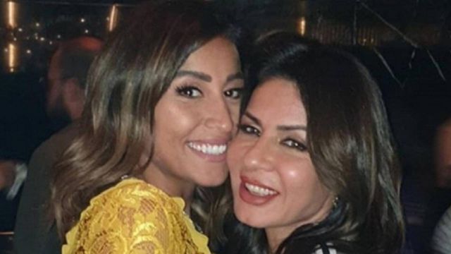 التعليق الأول من نجلاء بدر عن خلافها مع دينا الشربيني بسبب مقبرة والدها