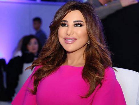 بالفيديو - نجوى كرم باطلالة متجددة.. شاهدوا هديتها الخاصة لهذين النجمين