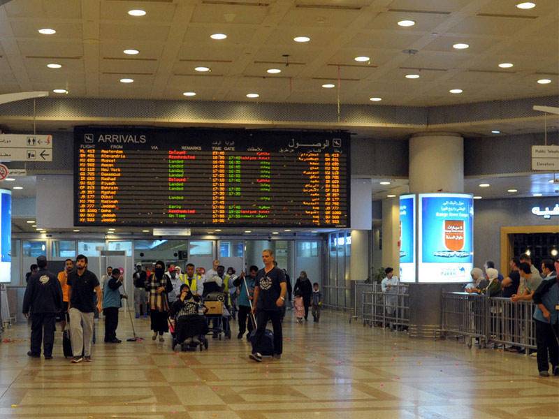 القبض على فنان عربي شهير في مطار دولة خليجية بتهمة حيازة ممنوعات... إليكم التفاصيل