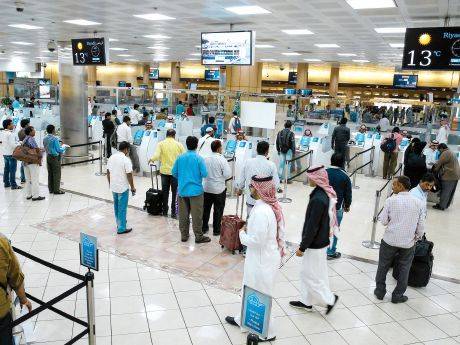 بالفيديو - كفاءات نسائية في مطار جدة