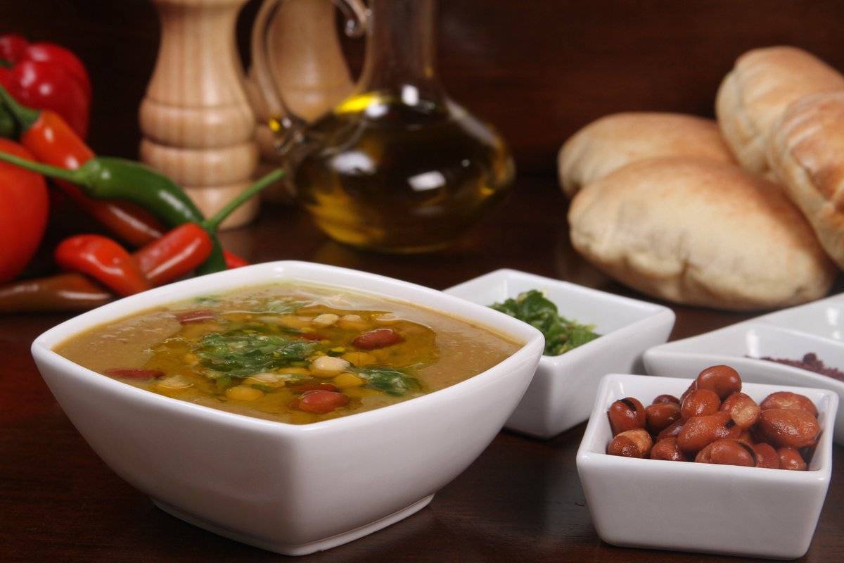 فاتورة حساب من مطعم نجمة مصرية تثير غضب وسخرية الجمهور .. ما السبب؟