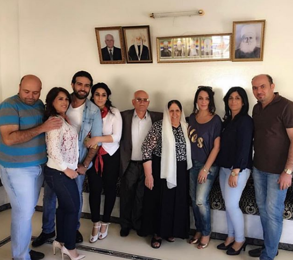 الموت يفجع نجماً سورياً... وسلاف فواخرجي تقدم العزاء
