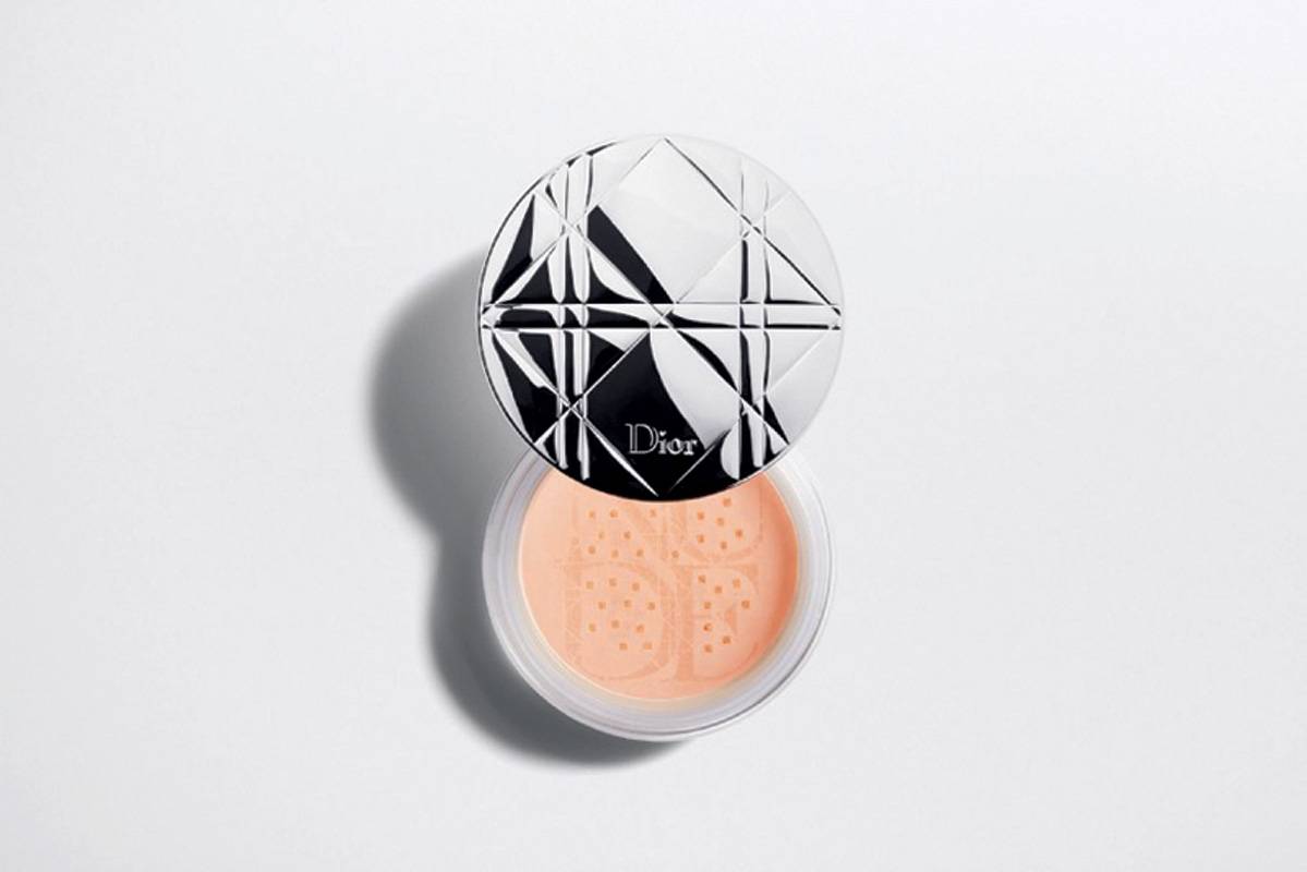 أفضل أنواع البودرة الطليقة 
لتثبيت الماكياج