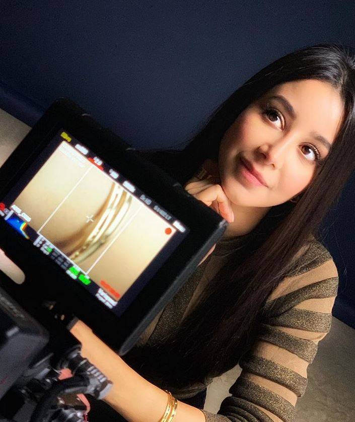 بالصورة - بعد حقن وجهها بالبوتوكوس تفصيل في إطلالة أسيل عمران يشعل المواقع مجدداً... ماذا فعلت؟