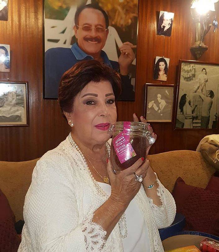 بالصورة – هل كشف المكياج الخفيف حقيقة ملامح رجاء الجداوي بعد التقدم في السن؟ شاهدوها