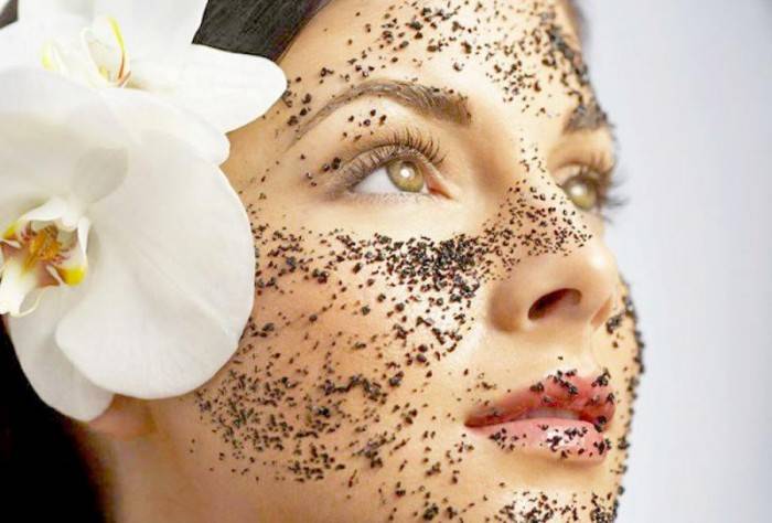 بالتفاصيل - أسرار العناية بالبشرة عبر أقنعة القهوة... لن تصدقي النتائج