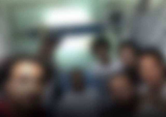 فنان مصري يسقط مغشياً عليه والإسعاف تنقله للمستشفى.. هذا ما حصل معه