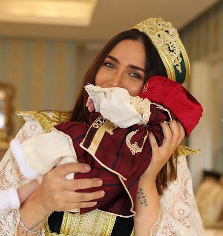 بالفيديو - الدكتورة خلود تخطب طفلتها الصغيرة لإبن أحلام.. شاهدوا ما حصل