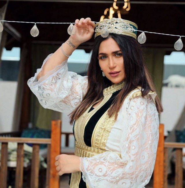 بالفيديو – من استفز الدكتورة خلود وشبهها بالقرد؟ وكيف ردّت؟