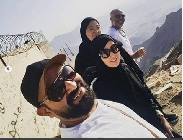 من قال عن صراع سمية الخشاب وأحمد سعد: 