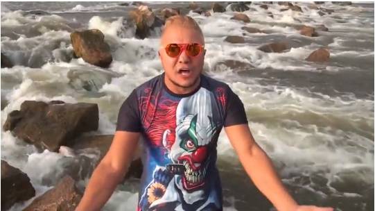 شاب يقلد رامز جلال