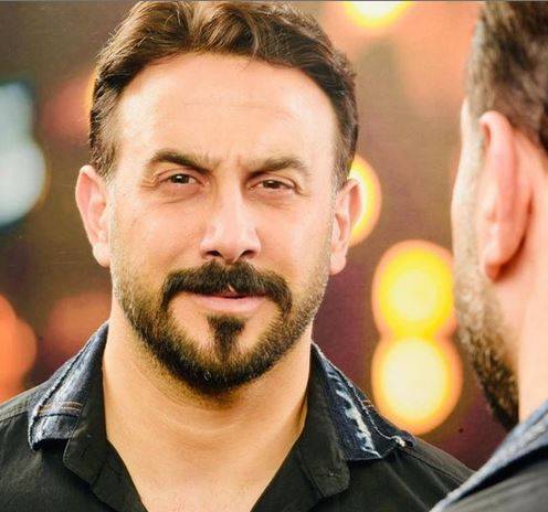 نجمة لبنانية تتغزل بقصي خولي بكلمات جريئة.. وهو يرد