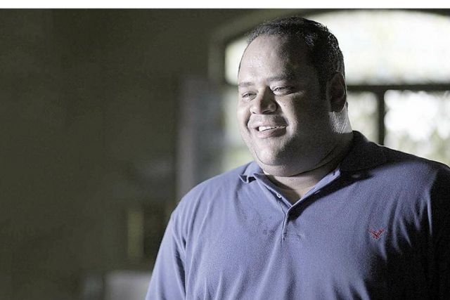 فنان مصري شهير يعتذر لجمهوره بسبب مشكلته الصحية.. من هو وماذا قال؟