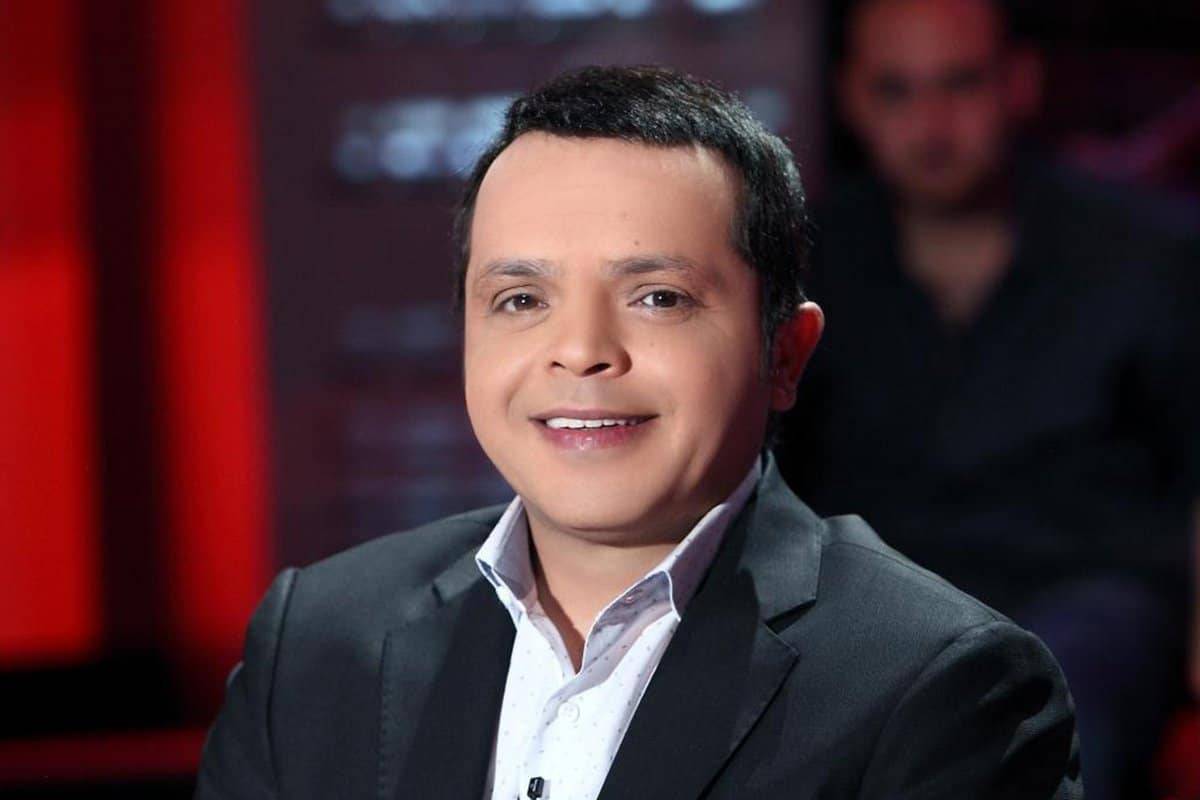 بالصور - محمد هنيدي يسخر من أحمد فهمي ويقصف جبهته.. والأخير يرد!