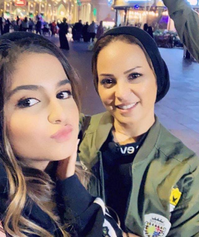 بالصور – بعد المصالحة بين حلا الترك ووالدها... والدتها تخرج عن صمتها بأقسى الكلمات