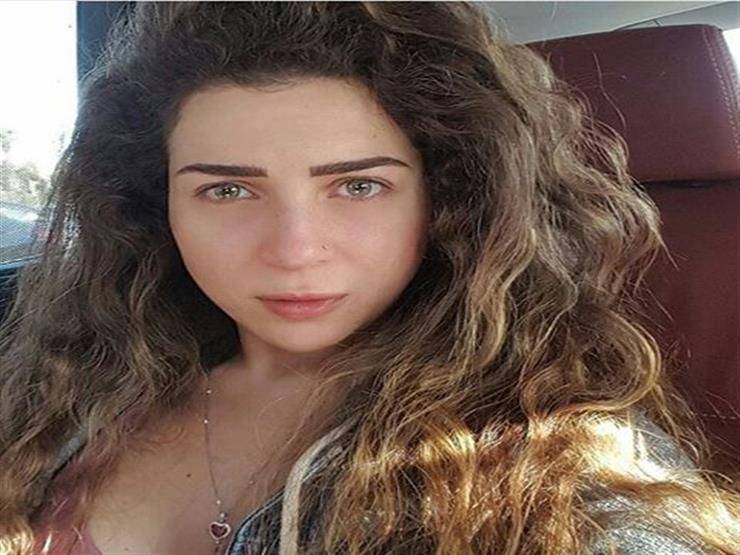 بالفيديو - مي عز الدين تجبر نجماً مصرياً على ضربها.. وهذا ما كشفه الاخير عن خالد يوسف