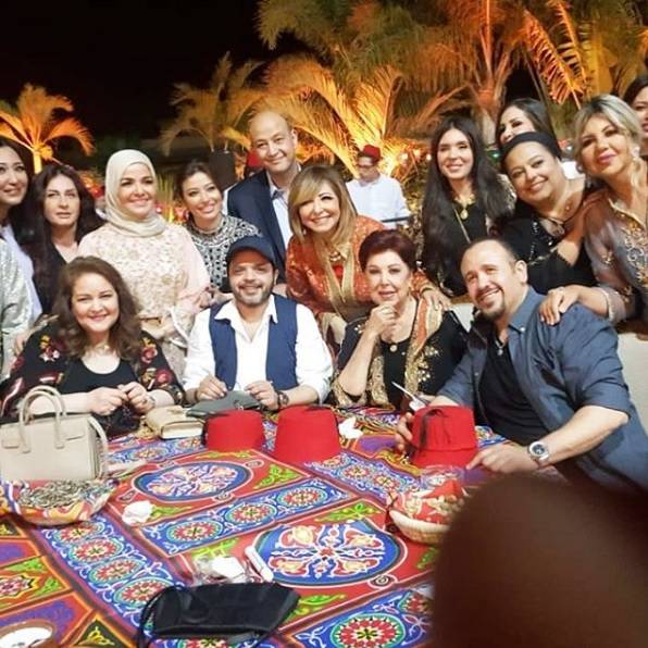 بالصور - نجوم الفن يلتقون على مائدة سحور عمرو أديب ويحتفلون بميلاد لميس الحديدي
