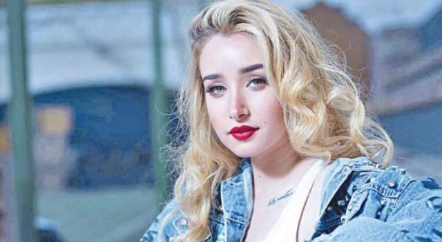 لماذا قالت الفنانة هنا الزاهد لوالدها: 