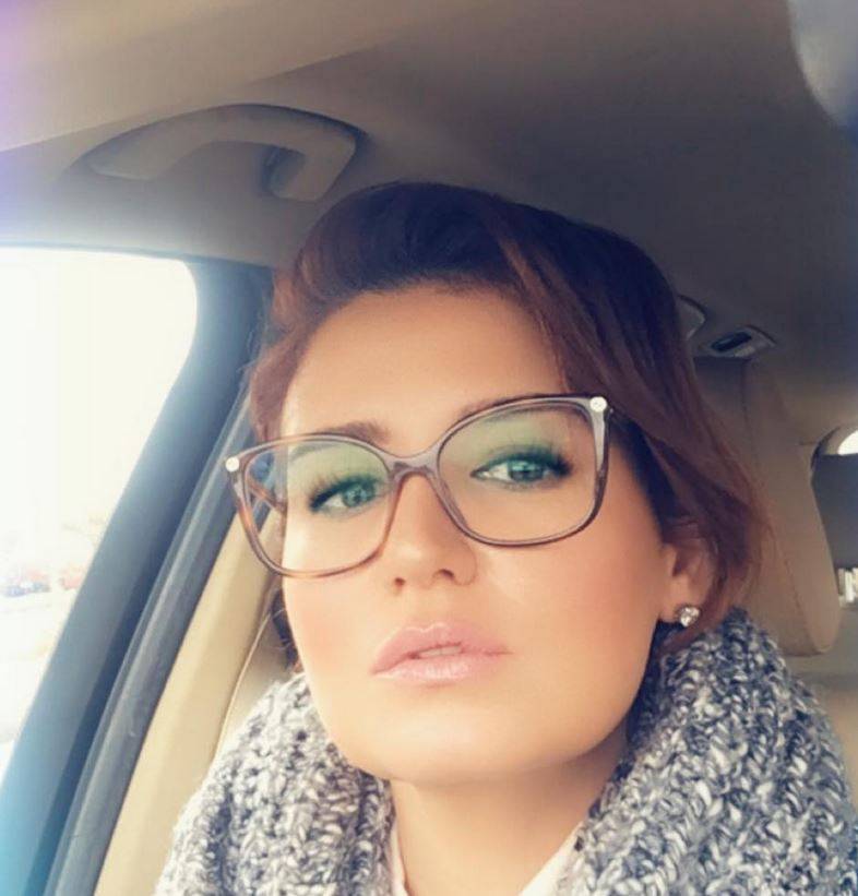 بالصورة – هنا شيحة تذهل الجميع بصورة من دون مكياج... هل اختلف شكلها كثيراً؟