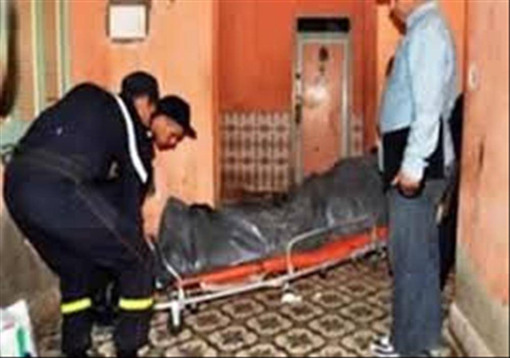 قتل زوجته وقطع رأسها بسبب الخيانة