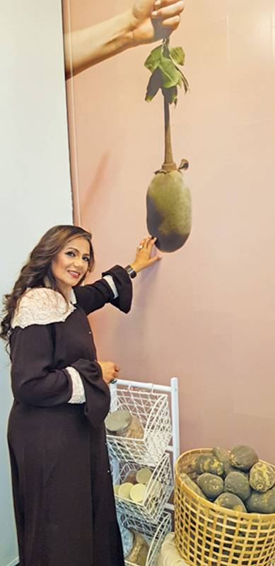 حسناء عبد الواسع 
سيدة أعمال من طراز رفيع