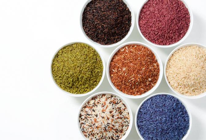 طرق سهلة جداً لتحضير الأرز الملون بمكونات طبيعية
