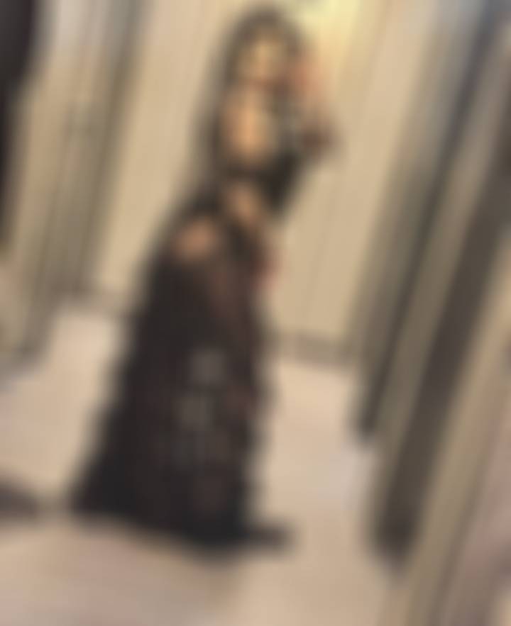 بالصور - ممثلة مصرية بإطلالات جريئة كشفت ملابسها الداخلية... وهجوم ضدها