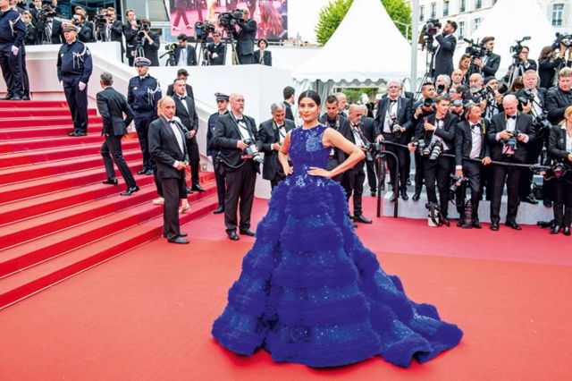 فرحانة بودي بفستان من Atelier Zuhra