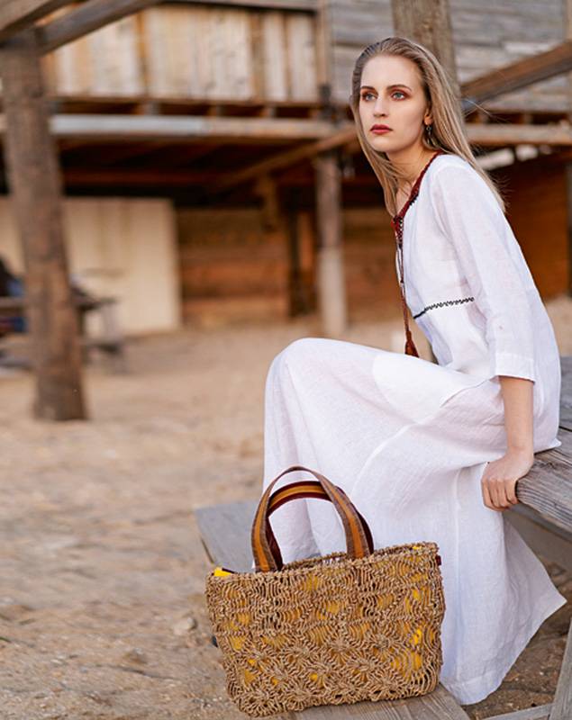 فستان وحقيبة  من Maliparmi