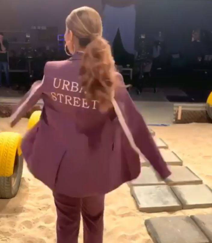 بالفيديو -هكذا أصبح شكل هذه الممثلة العربية بعد إزالة أثر عملية تجميل من وجهها