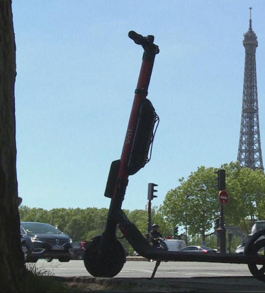 بالفيديو - الدراجات الكهربائية تغرق باريس