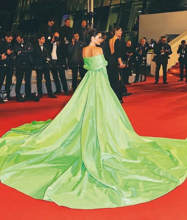 كارن وازن بفستان من رامي قاضي