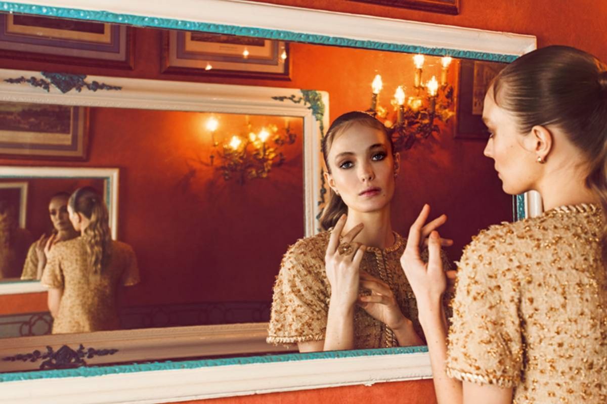 CHANEL
 Girl Crush
فتاة شانيل المغناج