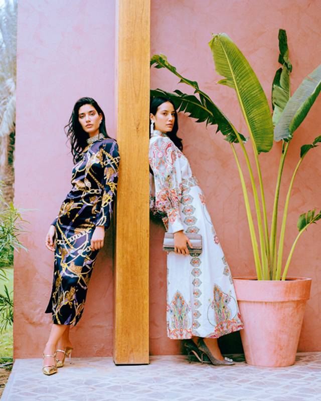 Harvey Nichols هذه الأزياء متوافرة لدى 