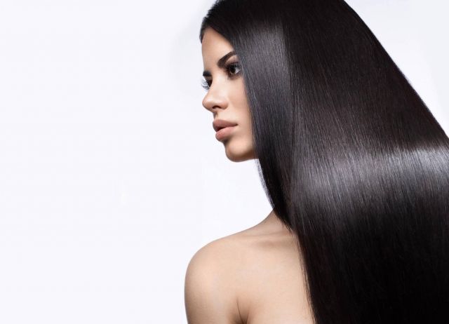 بمكوّنين فقط تحصلين على شعر أملس من دون أداة تجفيف وزيارة صالون التزيين