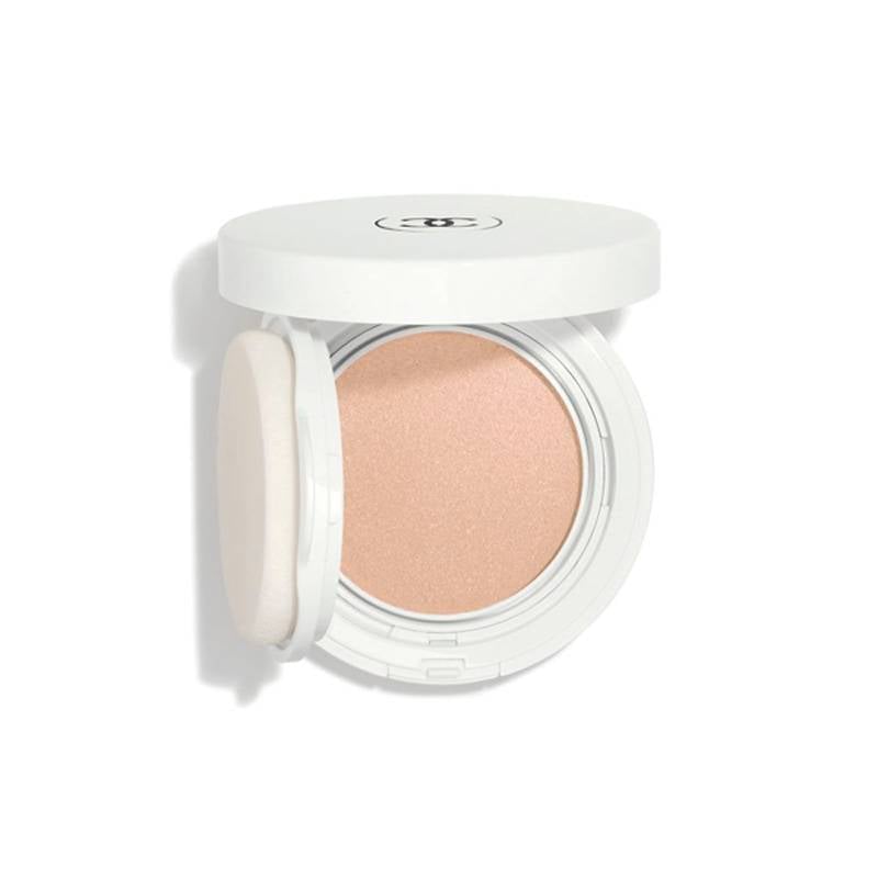 Le Blanc Oil In Cream Compact Foundation بلون 12 Beige Rosé من CHANEL.