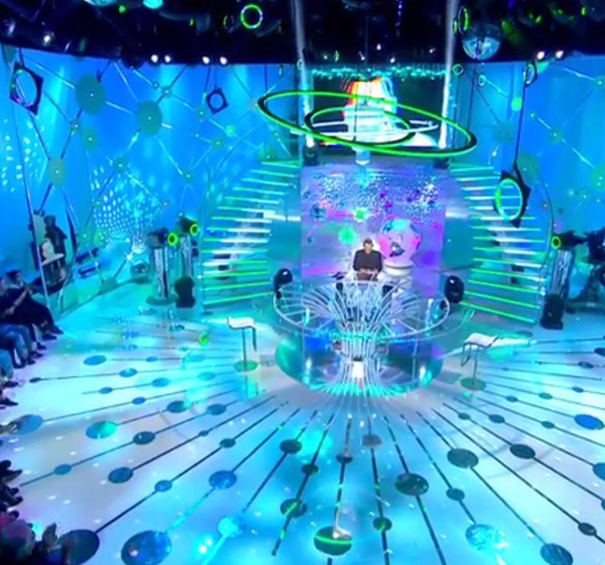 إعلامي شهير يكشف خسارته 12 كيلوغراماً... وهذه حيلته الغريبة