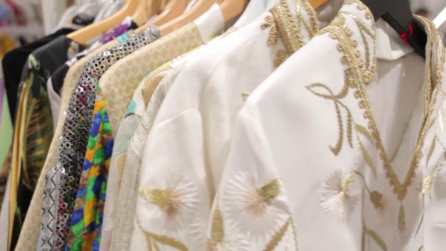 مصمّمون لبنانيّون يعرضون قفاطين صيفية لإطلالاتكِ الرمضانية