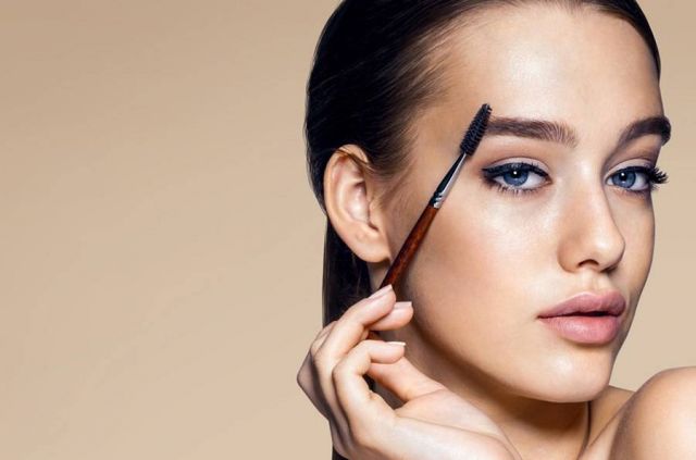 هذه أسهل طريقة لرسم الحواجب من دون أخطاء... ما علاقة الصابون؟