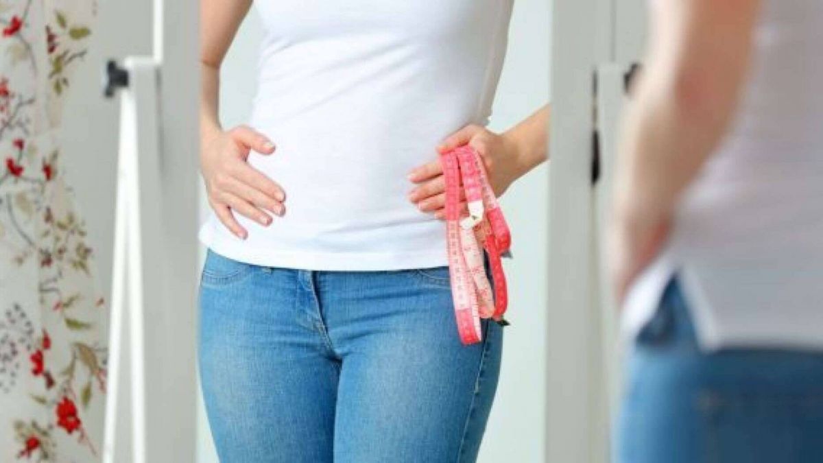 حركتان بسيطتان جداً لحرق دهون الخاصرتين في 21 يوماً
